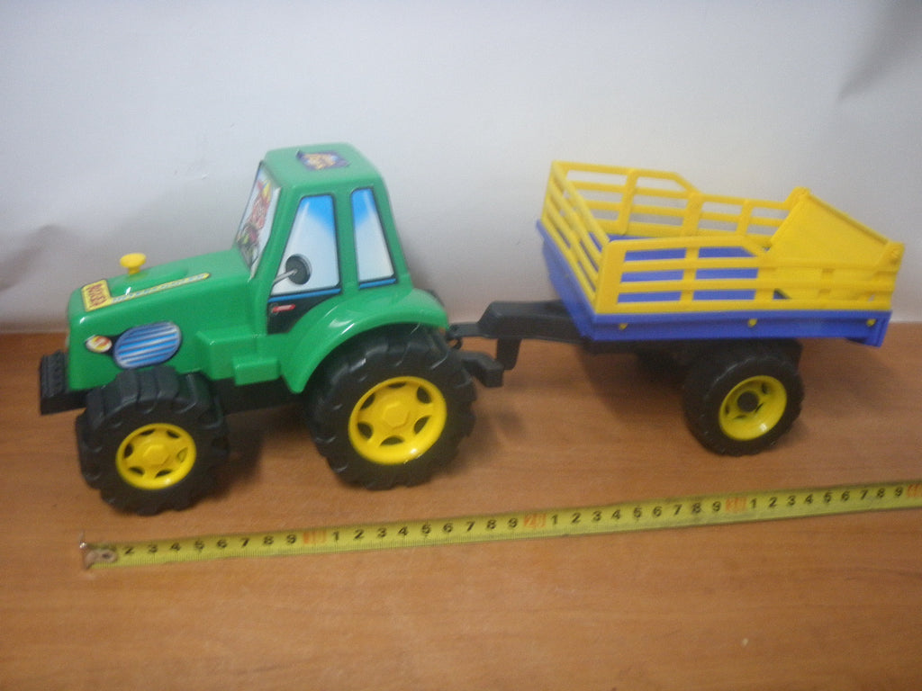 traktor z przyczepą siano | 261