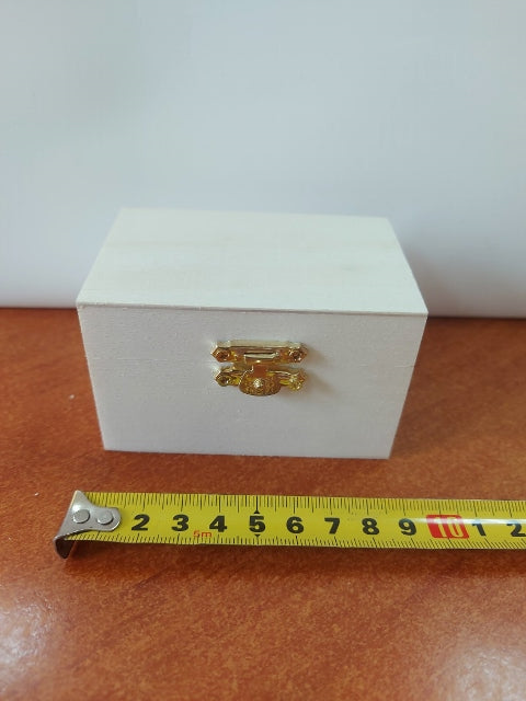 szkatułka drewniana do decoupage 9 x 6 x 5,5 cm