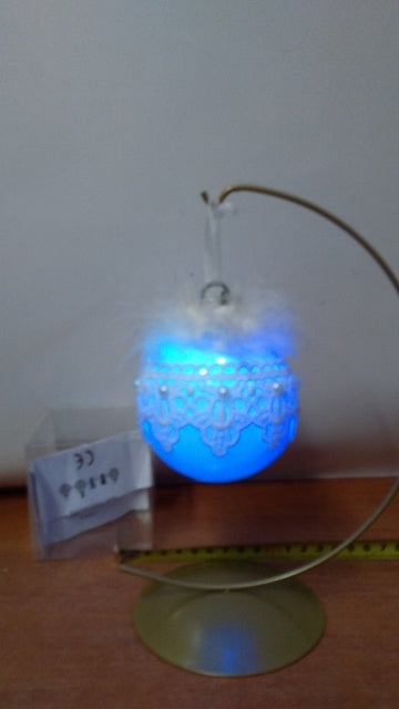 bombka led zmieniająca kolory z koronką PIÓRKA