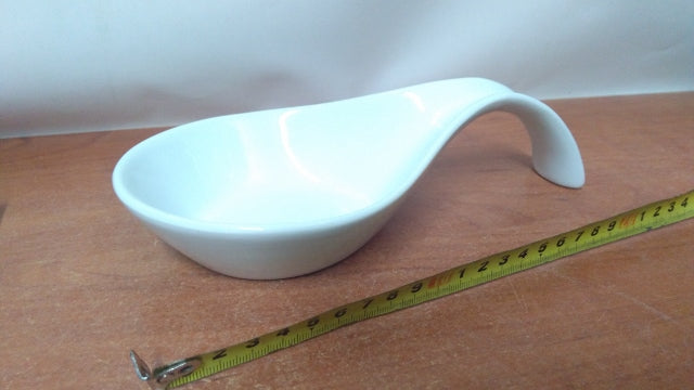 podstawka ceramiczna  pod łyżkę  biała porcelana