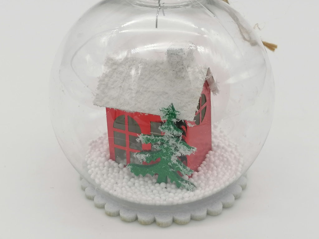 zawieszka bombka z domkiem led
