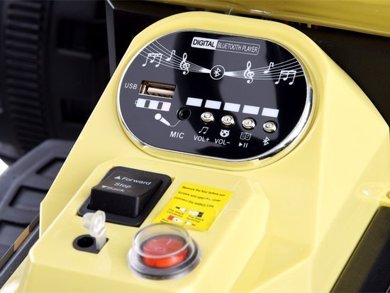 traktor z przyczepą na akumulator świeci | PA0234