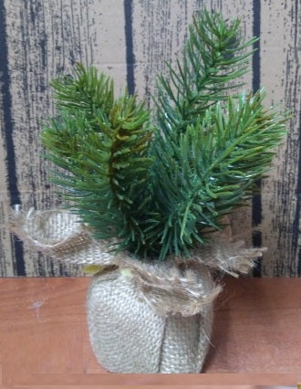 drzewko choinka w worku jutowym 19cm