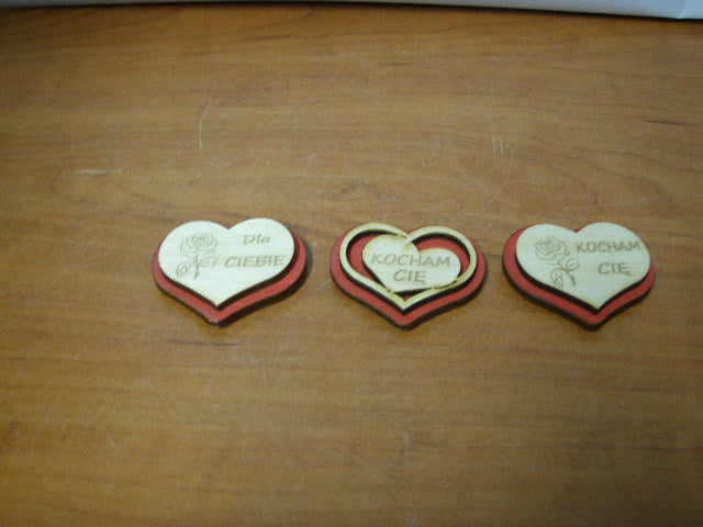 magnesy 5szt. drewniane walentynka  5 cm.