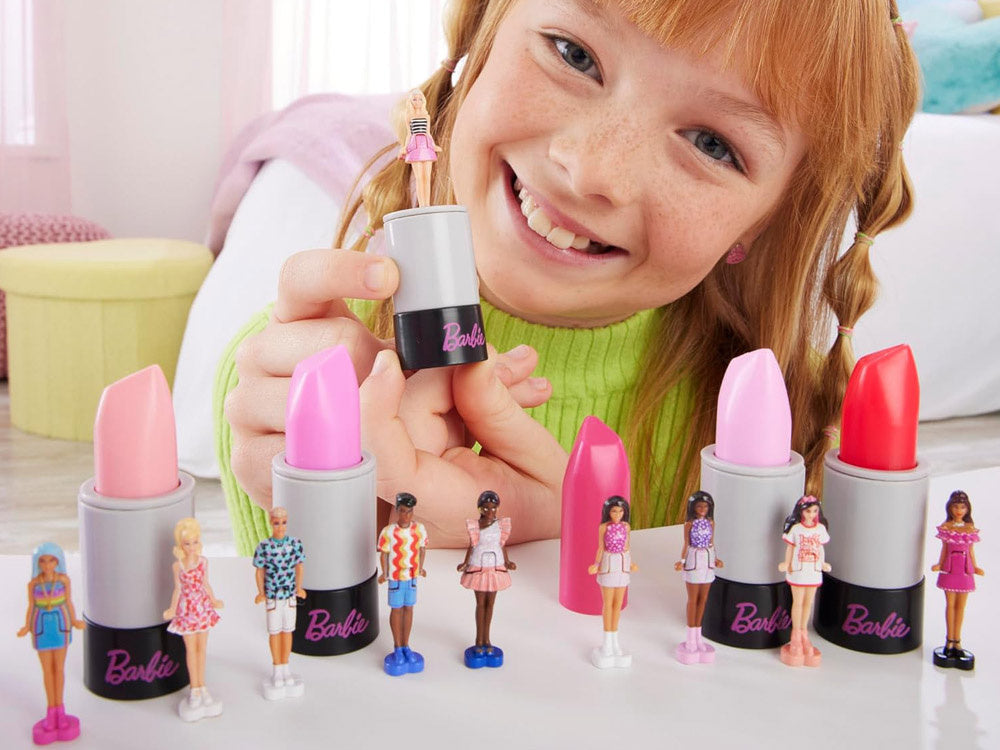 Mattel Mini Barbie Land lalka niespodzianka w szmince Barbie lub Ken ZA6037