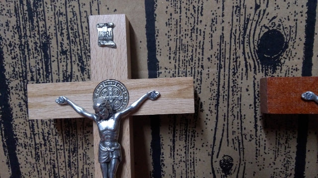 krzyż drewniany do zawieszenia  17cm   B