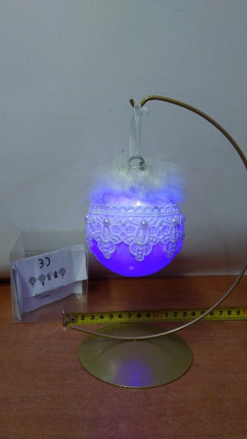 bombka led zmieniająca kolory z koronką PIÓRKA