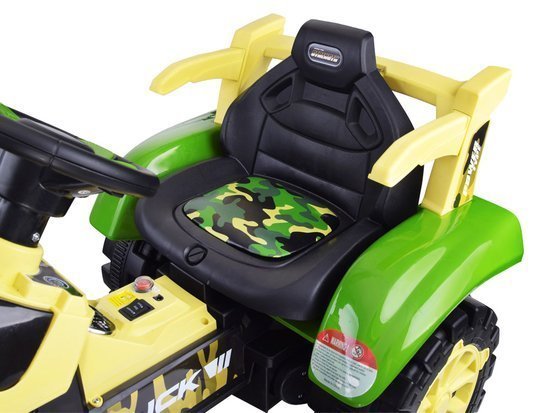 traktor z przyczepą na akumulator świeci | PA0234