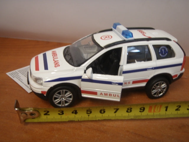 auto metalowe światło i dźwięk AMBULANS 820