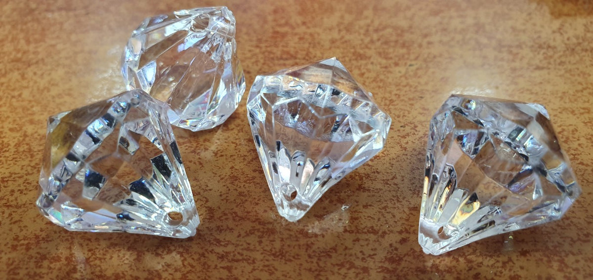 diamenty kryształki cyrkonie przezroczyste z dziurką 120g 24mm K1409-1193/232