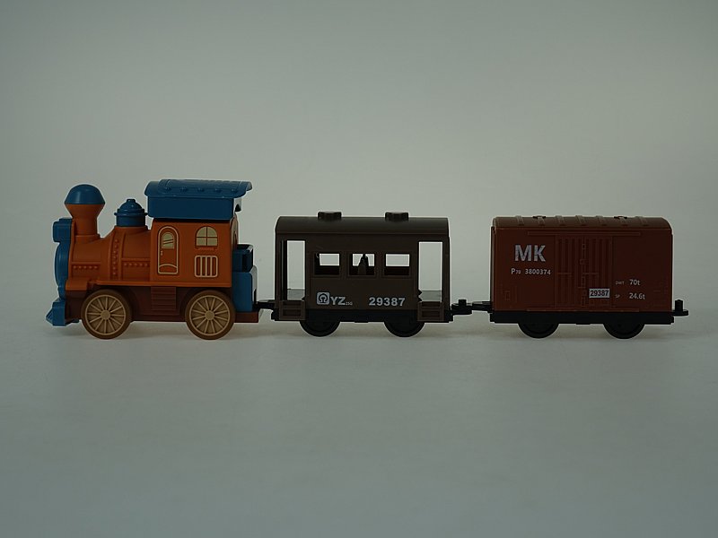 pociąg na baterie światło dźwięk 40x9x7cm