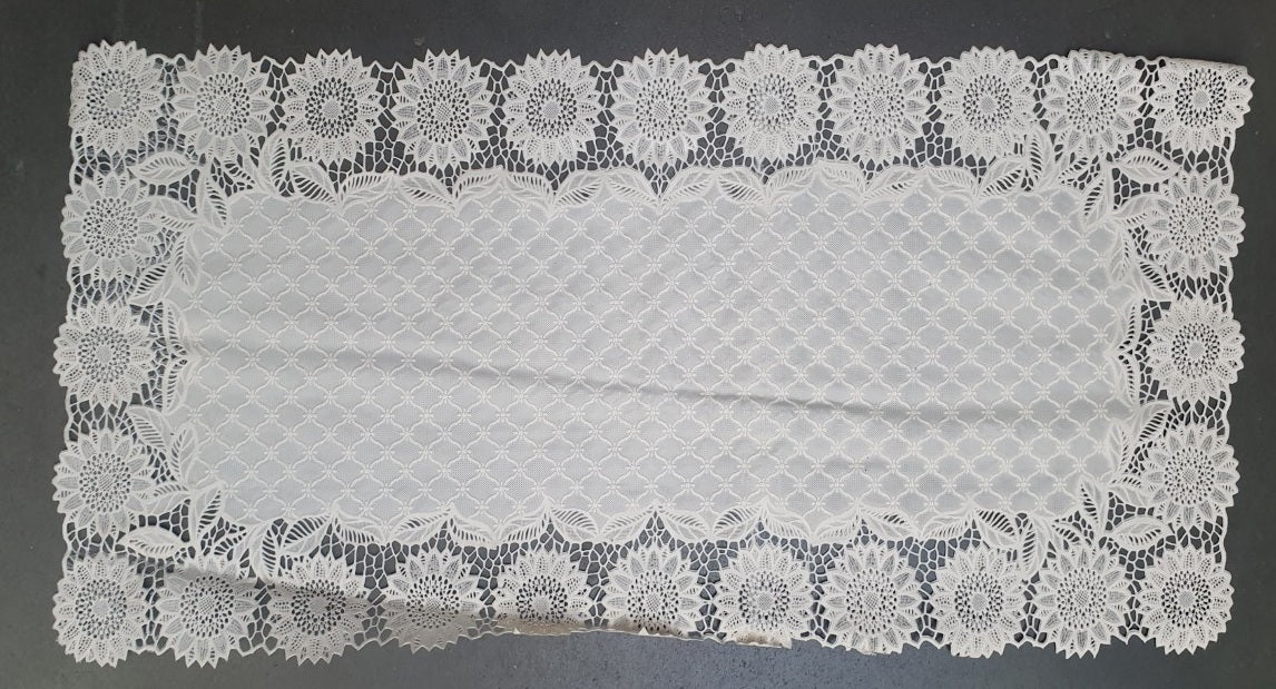 bieżnik obrus koronkowy pvc 40 x 84 cm beżowy