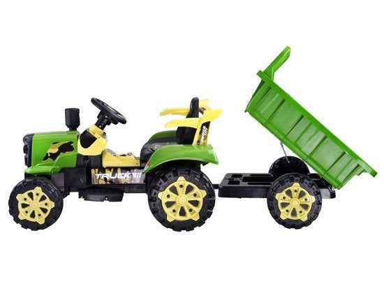 traktor z przyczepą na akumulator świeci | PA0234