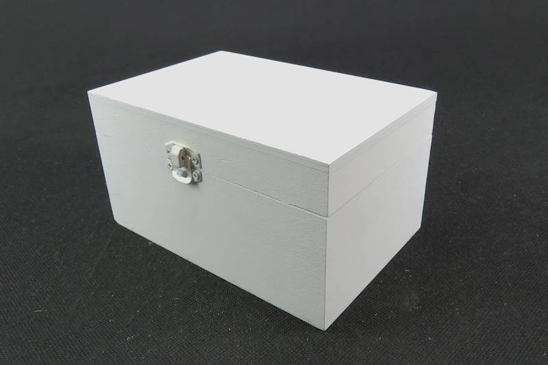 szkatułka drewniana kolor naturalny 15,5x8,5x10,5 cm.